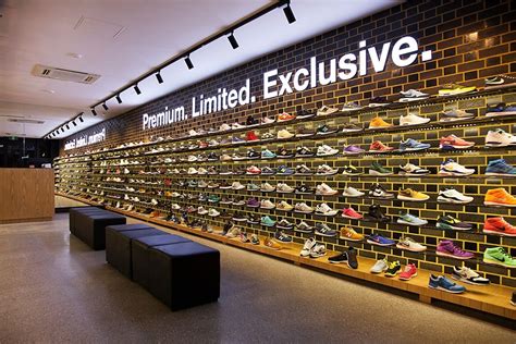 melbourne sneaker stores.